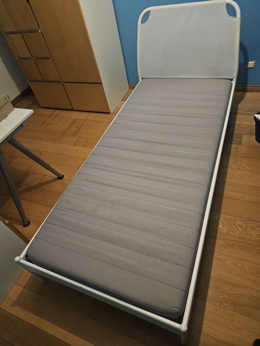 Cama ikea solteiro