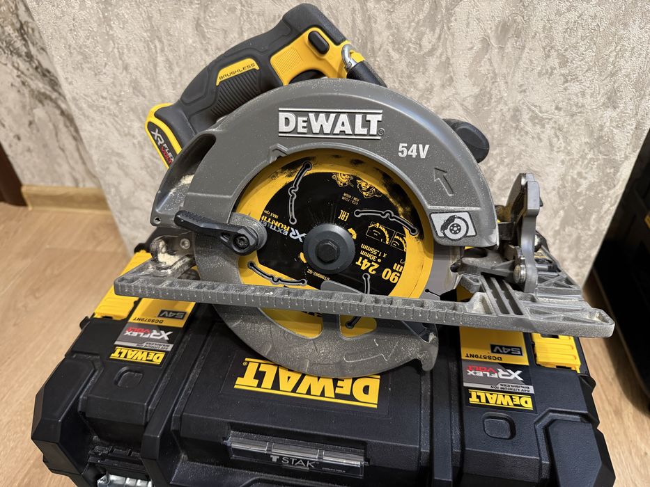 Dewalt dcs579nt акумуляторна дискова пила