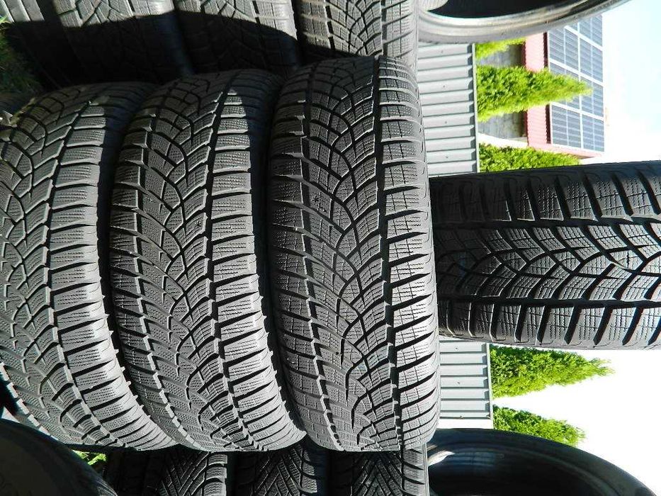 Шина колеса резина R16 215/60 Goodyear UltraGrip 4шт Зима