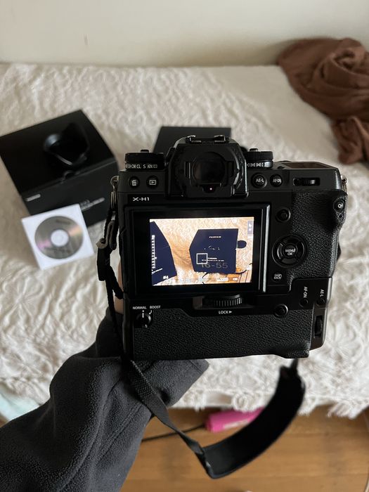 Cãmara Fujifilm X-H1+Lente fujinon XF 16-55mm f2.8 + extras
