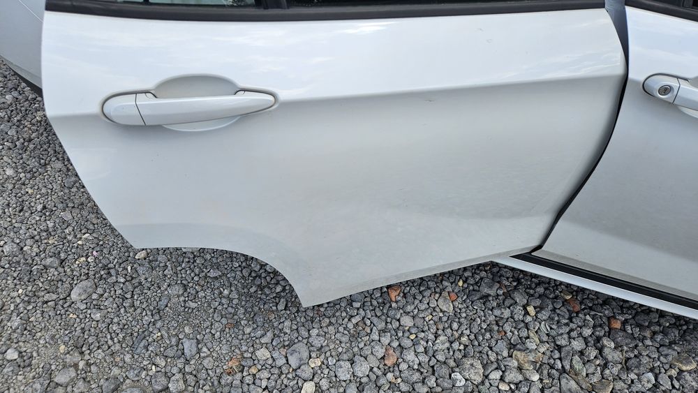 Bmw x1 e84 Drzwi Prawe Lewe Przód Tył Tylne Mineralweiss Metallic A96