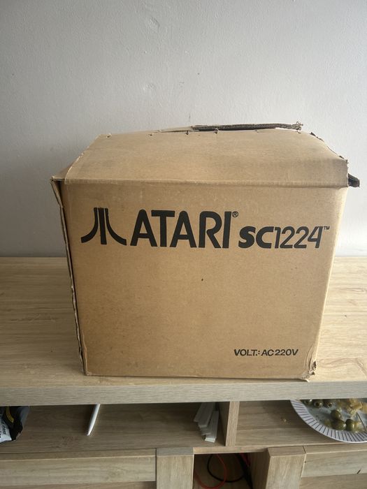 Atari SC1224 RGB monitor do Atari ST komplet z oryginalnym kartonem