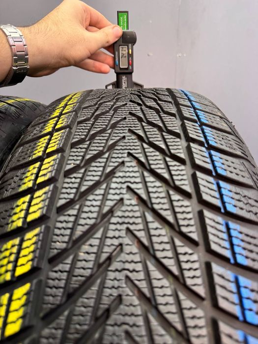Шины БУ 235 45 R 20 Goodyear ultragrip performance 3 Зима Комплект