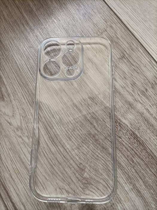 Nowe przezroczyste etui na iPhone 16 pro