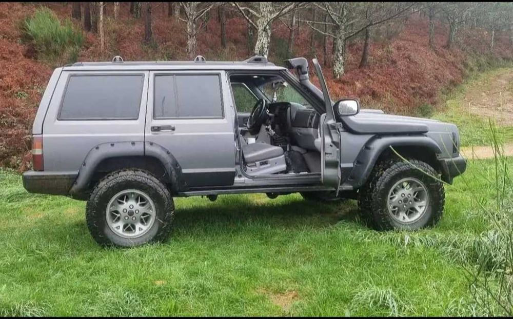 Vendo Cheroke xj 2.5