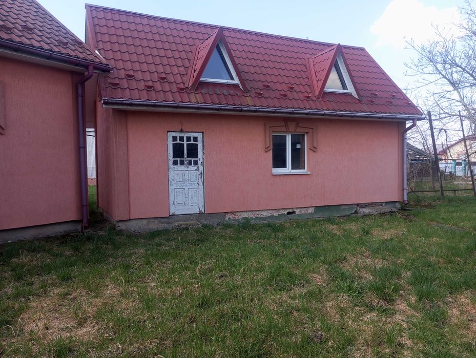 Будинок і велика діллянка