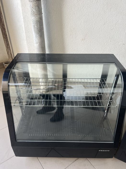 Холодильна Вітрина Кондитерська Frosty Італія Нові!!!