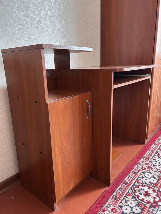 Стіл компьютерний