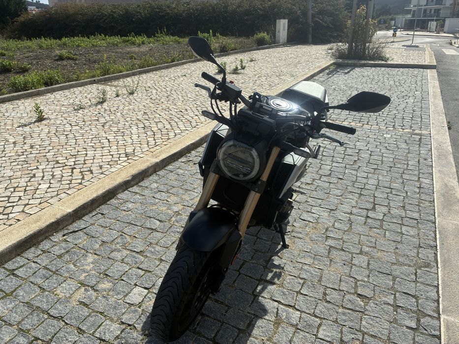 Honda cb650r Neo sports café