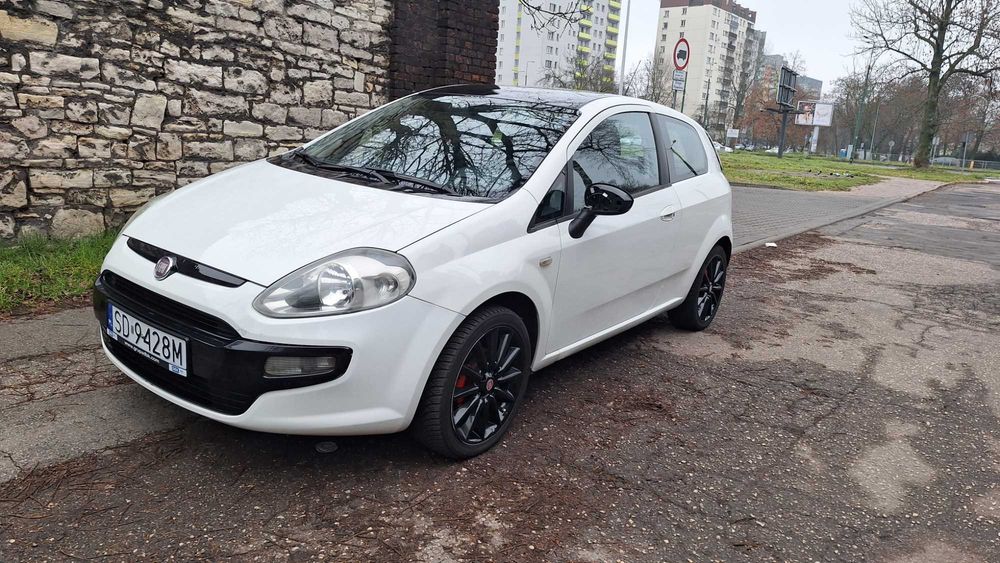 Fiat Punto Evo 1.3 Diesel | 2010 | 149 000 km | Biały / czarny dach
