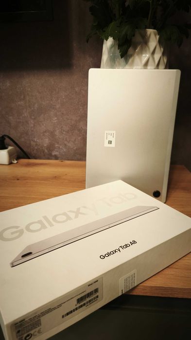 Продам планшет Samsung tab A8 32 GB вживаний, в гарному стані.