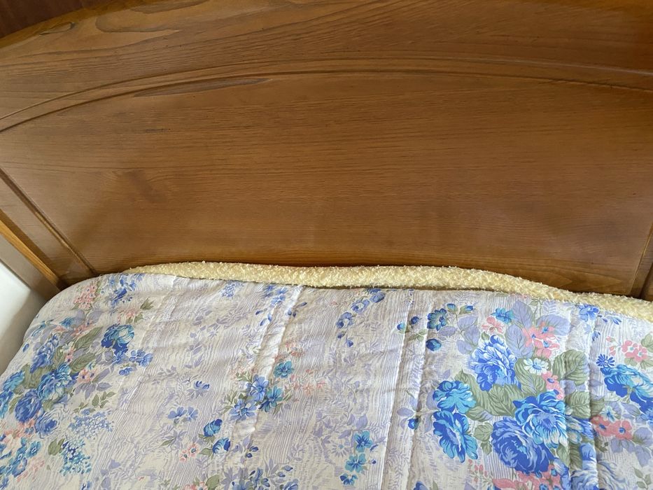 Cama 90cm*190cm + colchões