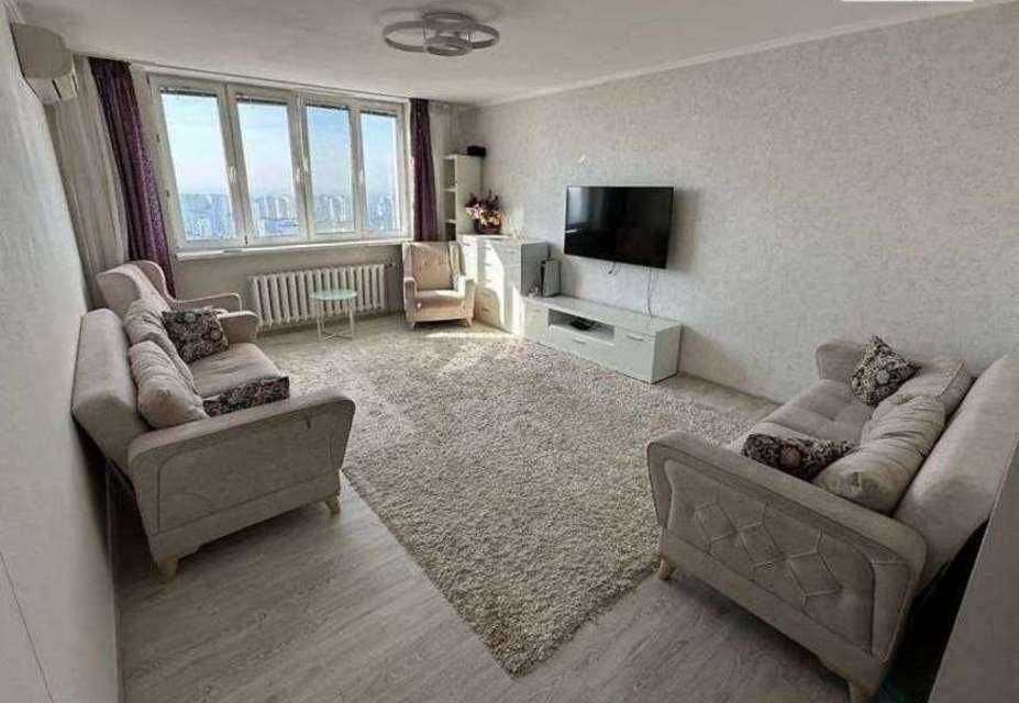 Без % Продаж 3к квартири, вул. Срібнокільська 1