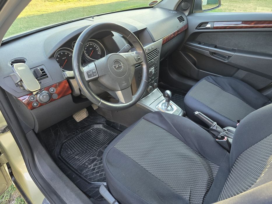 Opel Astra H 2004