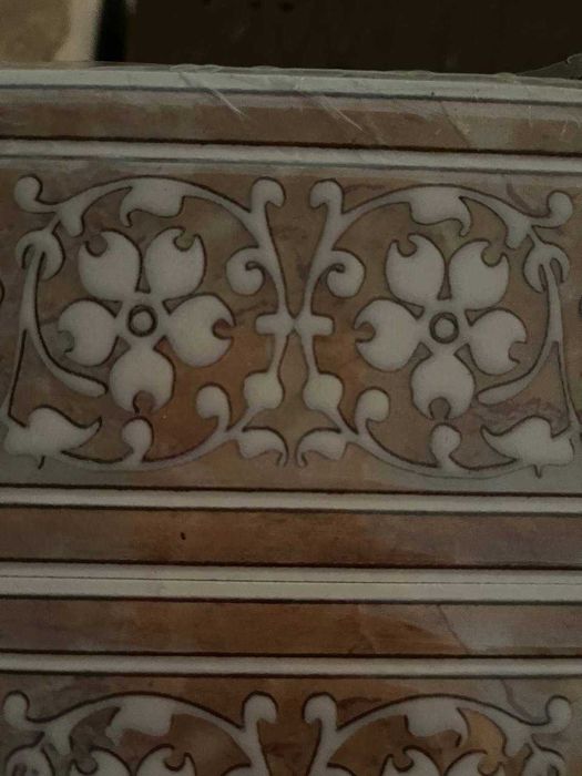 Плитка керамічна для стін і підлоги (різна) і Вагонка пластикова