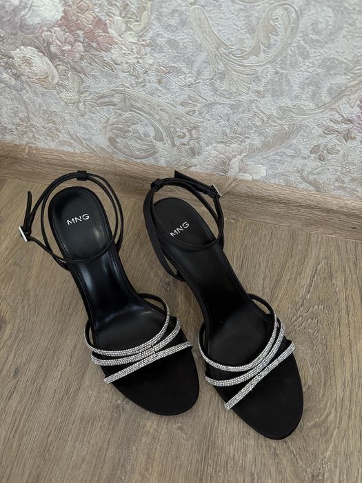 Босоніжки Mango 39 розмір