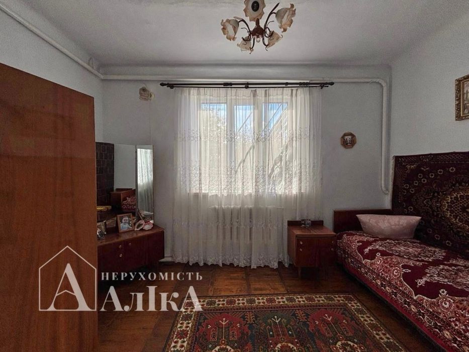 Продам будинок біля міста