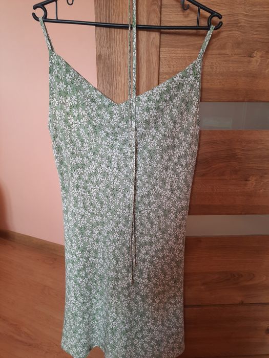 Sukienka na ramiączkach