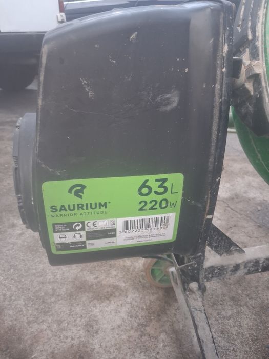 Vendo mini betoneira 63L 220 w