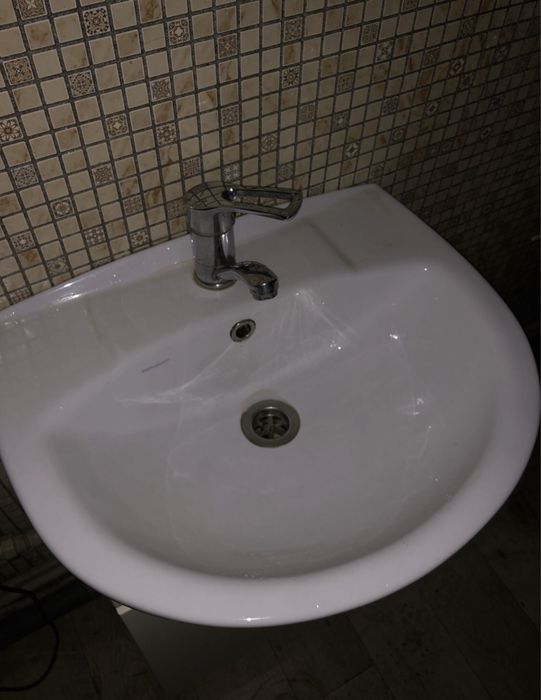 Умивальник комплект з тумбою в ванну