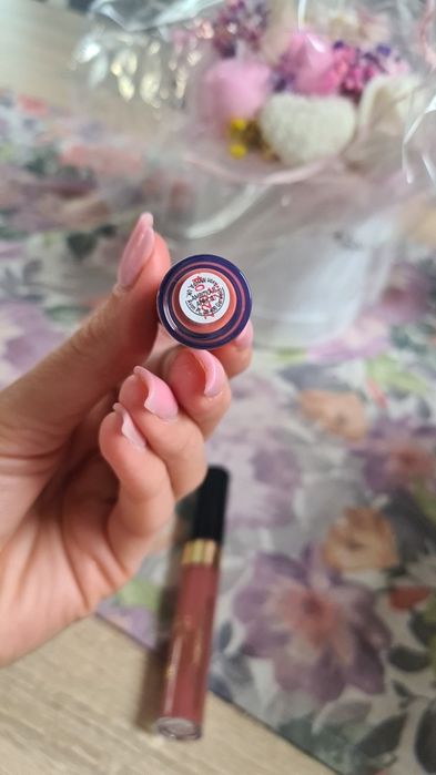 Pomadka avon vinyl - ambitious apricot