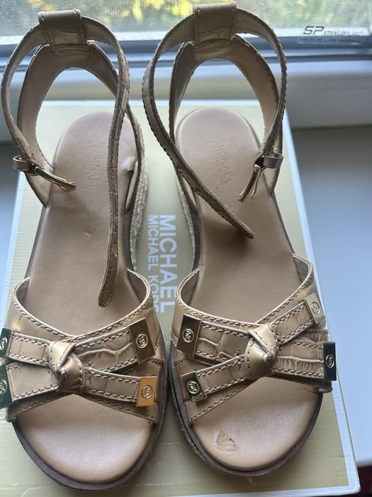 Michael Kors босоножки на девочку