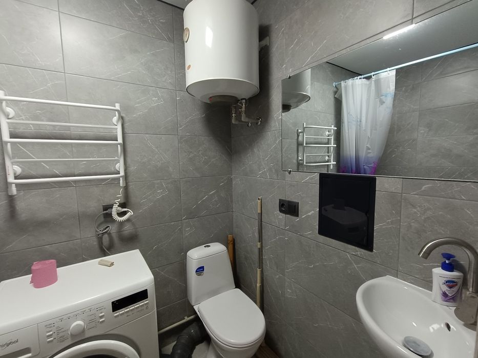 Посуточно двух комнатная квартира Центр