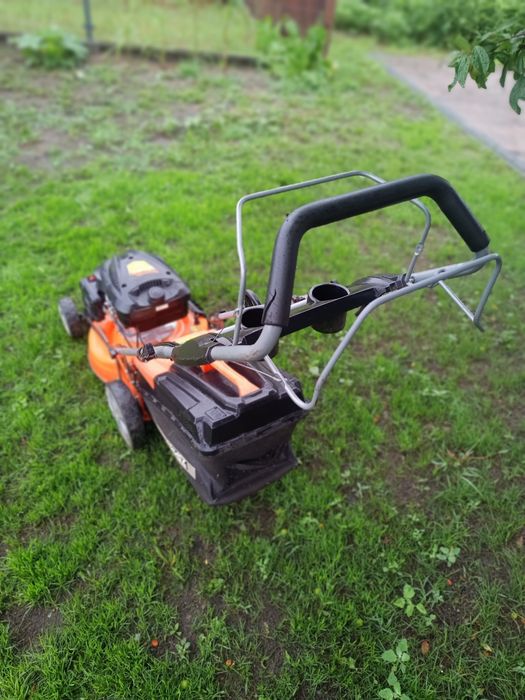 Kosiarka spalinowa z napędem Hortmasz HKS 246 N