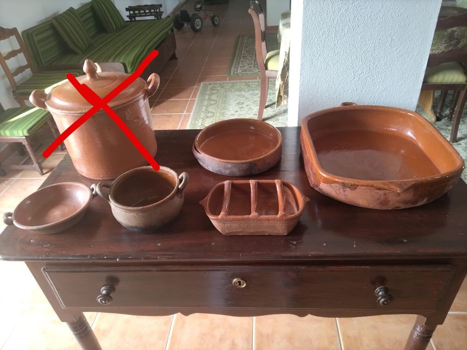 Sortido de peças alentejanas rústicas em barro vermelho