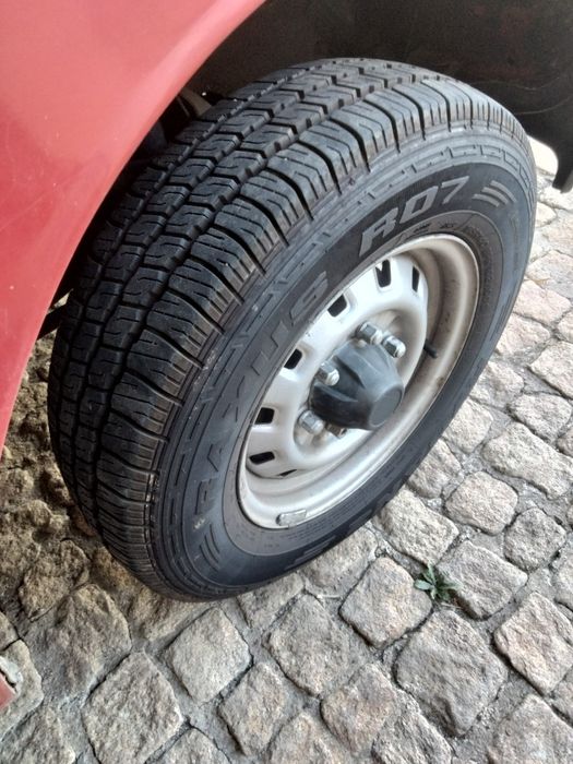 Carrinha de caixa