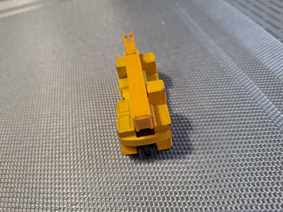 Matchbox crame trucka skala 1:64