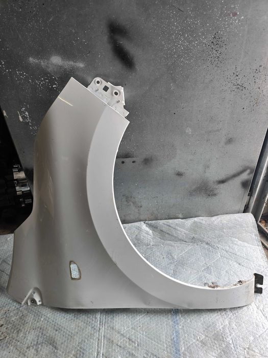 błotnik przód Renault Express 2021-