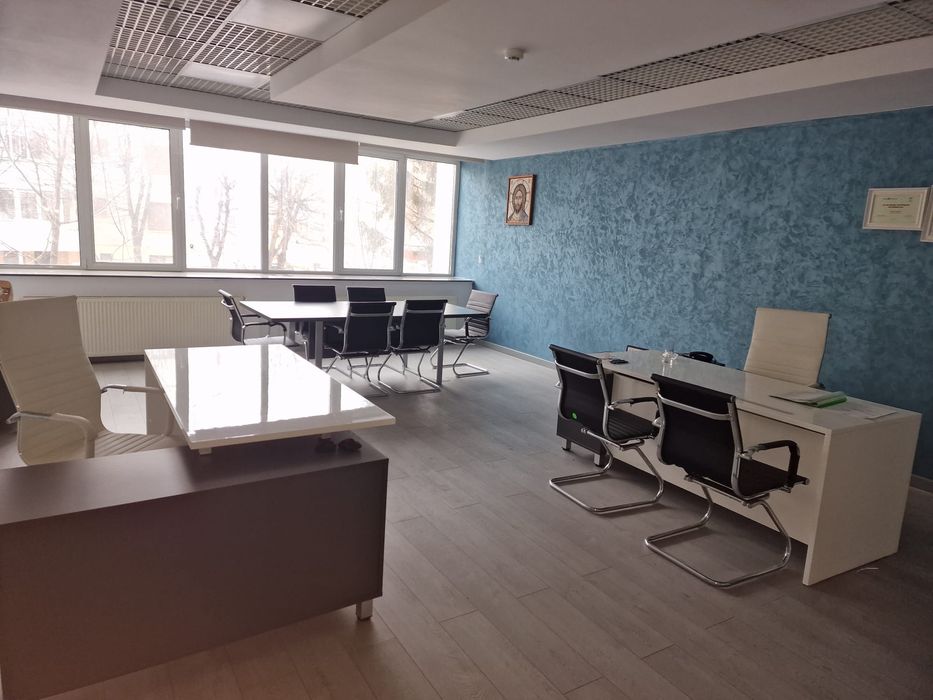 Продаж виробничого комплексу 14250 м2 в Румунії