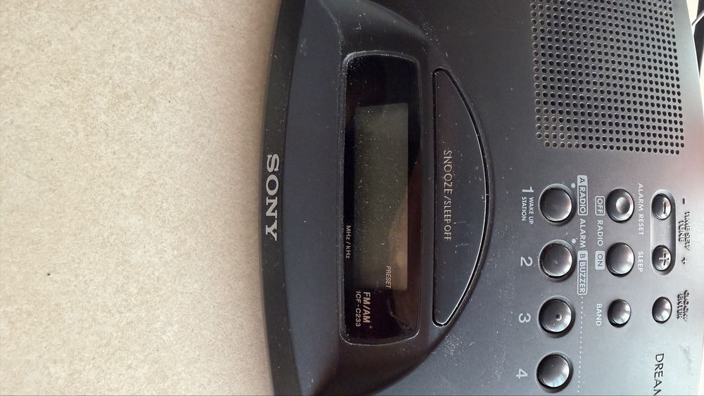 Rádio relógio digital SONY