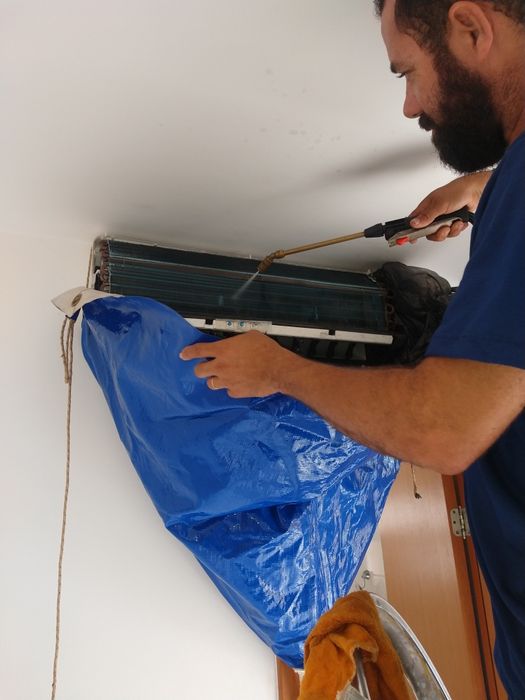 Limpeza  e higienização de ar condicionado