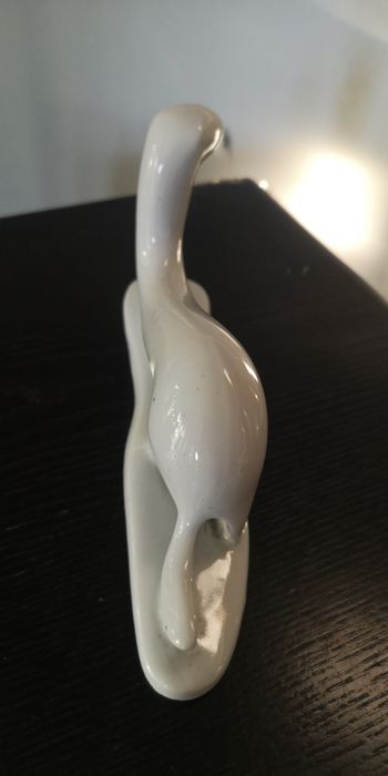Porcelanowa figurka łasiczki Karolina