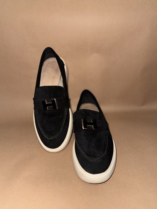 Продам замшеві лофери