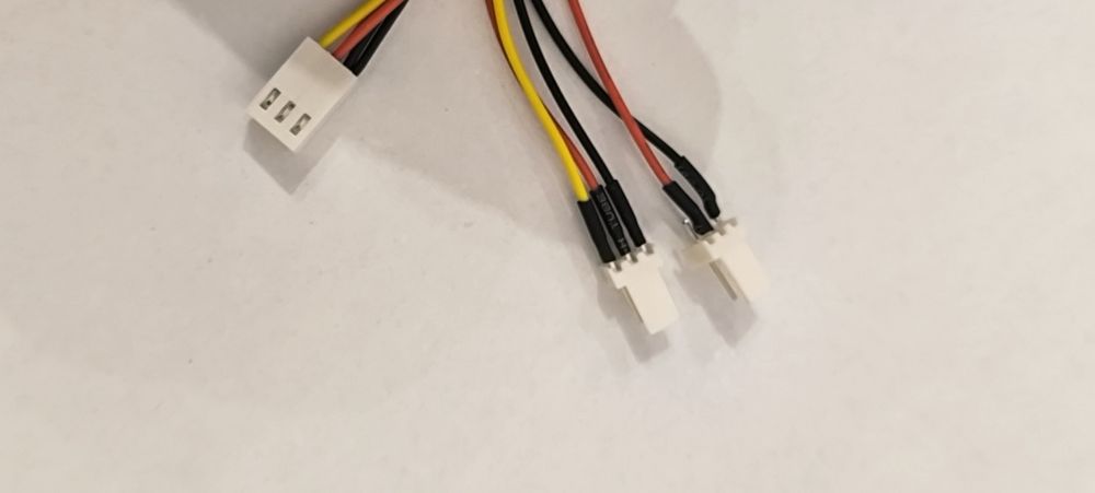 Rozgałęźnik zasilania wentylatora 3-pin adapter Y-cable 17cm