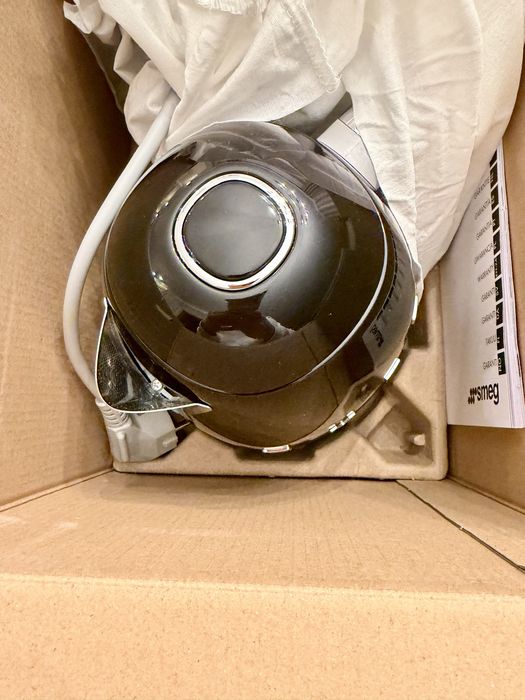 Smeg czajnik bezprzewodowy