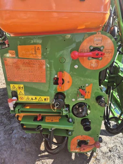 Opryskiwacz zawieszany AMAZONE UF1801 15m Amasprey+ 2016r LED