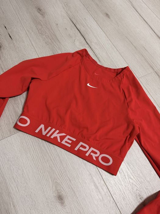 топ от Nike Pro с рукавами