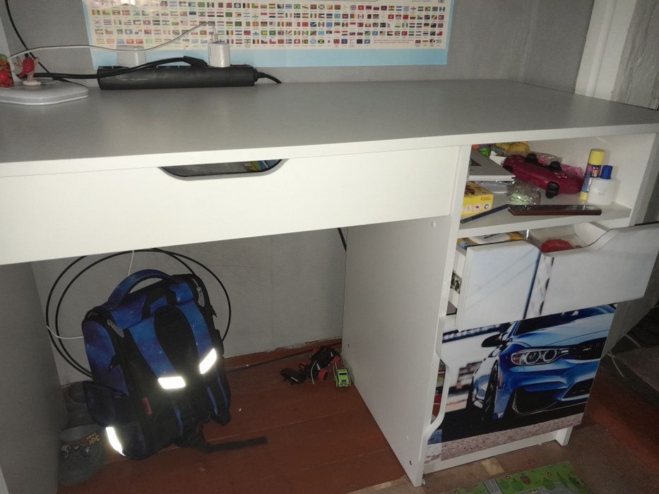 Продам  письмовий стіл 1200/550