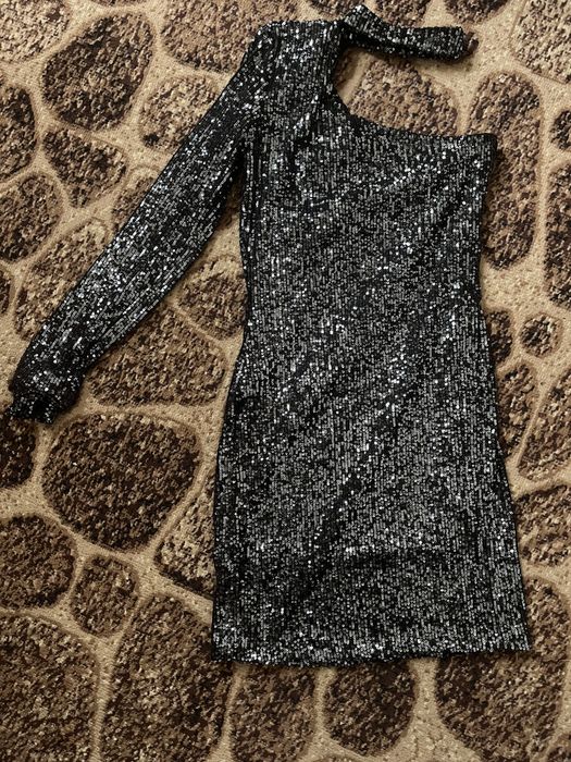 Плаття з блискітками