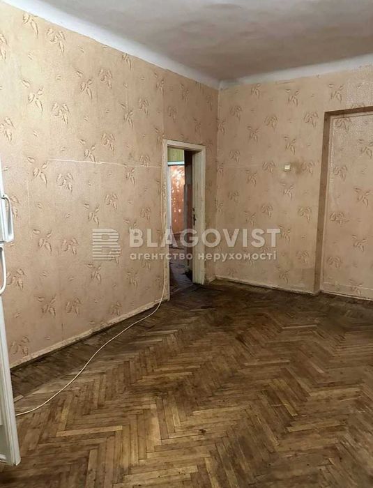 Продаж 3-к "сталінки" під ремонт, Н=3м. Тарасівська, 3, М. Університет