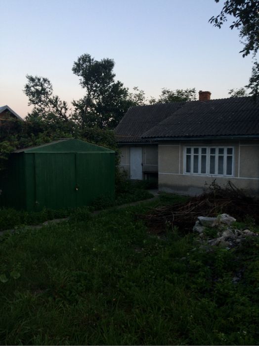 Продам будинок в центрі Борщова