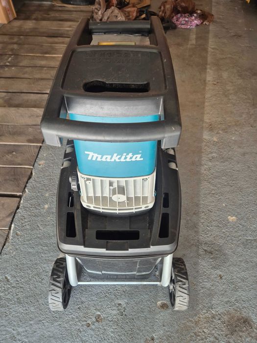 Rozdrabniacz do gałęzi Makita UD2500