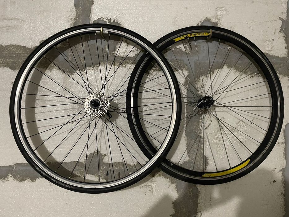 Колесо на шоссейный велосипед . 28 дюймов