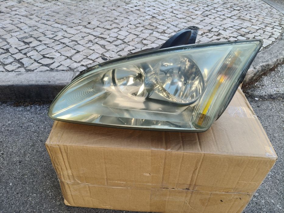 Farol esquerdo Ford Focus mk2