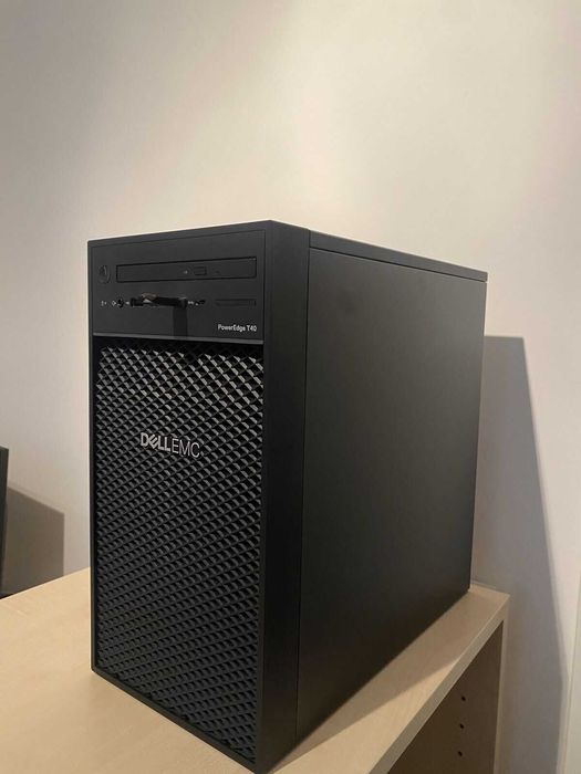 Servidor Dell Poweredge T40 Xeon com disco WD RED 12Tb
