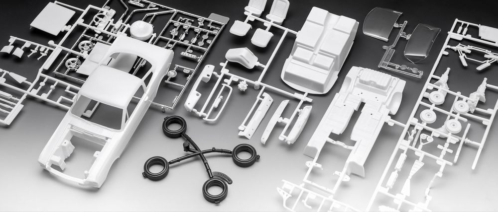 SAMOCHÓD 1/24 model do sklejania 1966 SHELBY GT S.MOSS Revell 07736